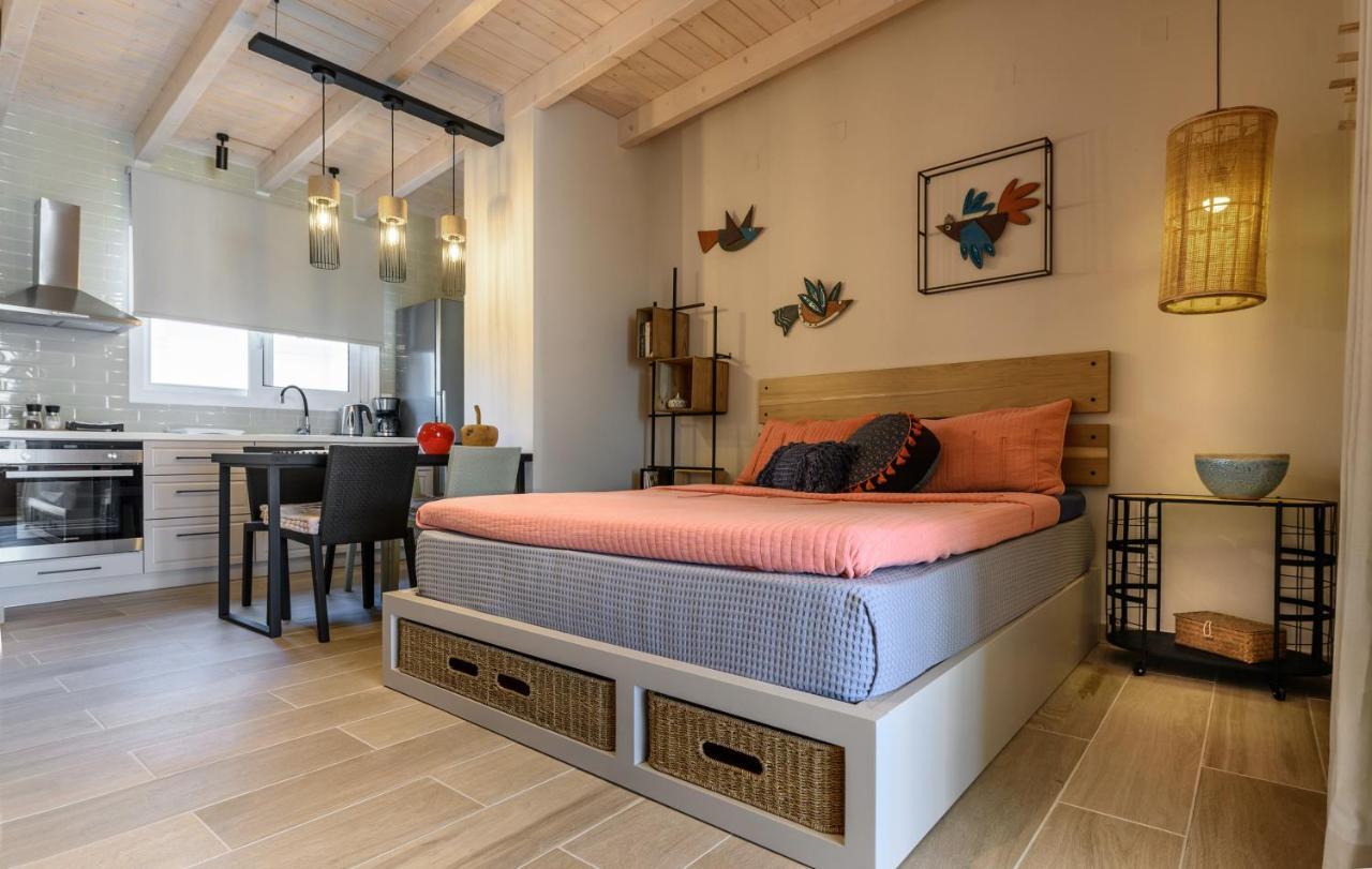 Fiorela'S Casa- A Stylish Loft Apartment In The Heart Of Preveza Exterior photo